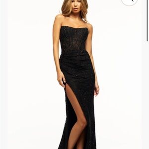 Sherri Hill Black Beaded Lace Corset Strapless Formal Prom Gown- Size 4